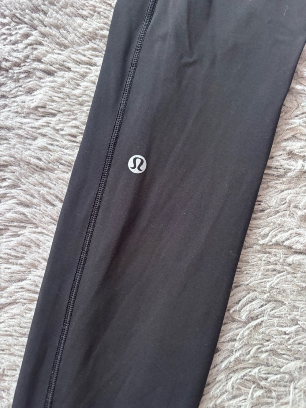Lululemon Women Speed Up Tight
*Full-On Luxtreme 28" Leggings
Black Size 6 - Picture 8 of 9